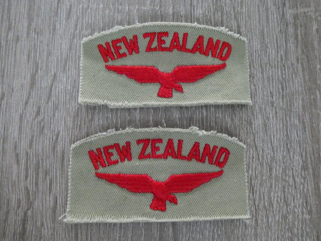 Set Royal New Zealand Air Force shoulder sleeves., Ophalen of Verzenden, Luchtmacht, Engeland, Embleem of Badge