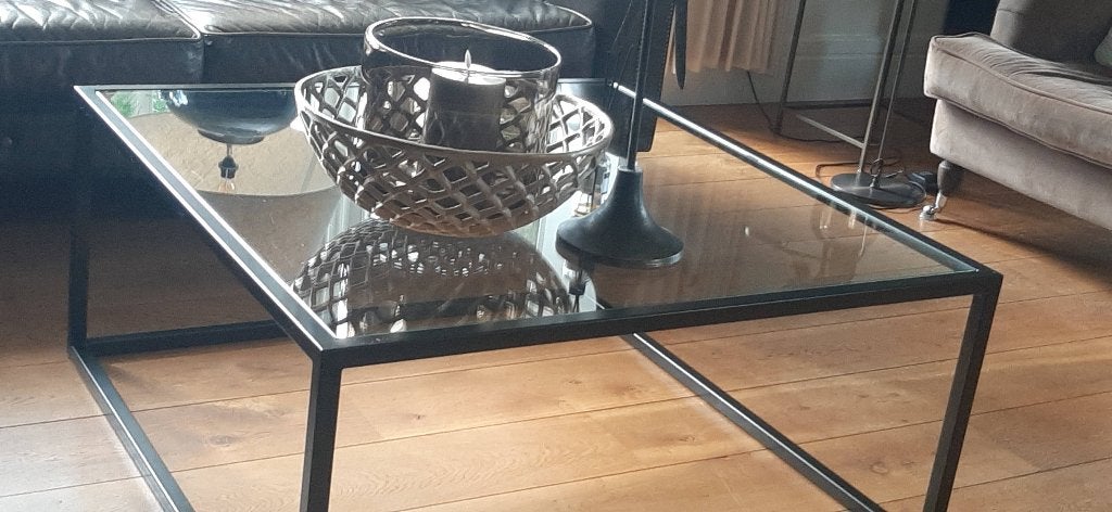 Salontafel vierkant zwart staal gecoat met glas bovenop, Ophalen, Gebruikt, 50 tot 100 cm, Klassiek