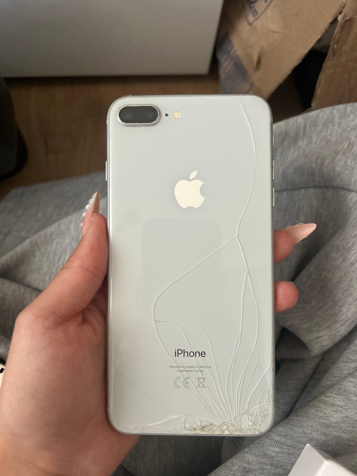 iPhone 8 Plus - Gebarsten achterkant en scherm, Telecommunicatie, Mobiele telefoons | Apple iPhone, Gebruikt, IPhone 8 Plus, Wit
