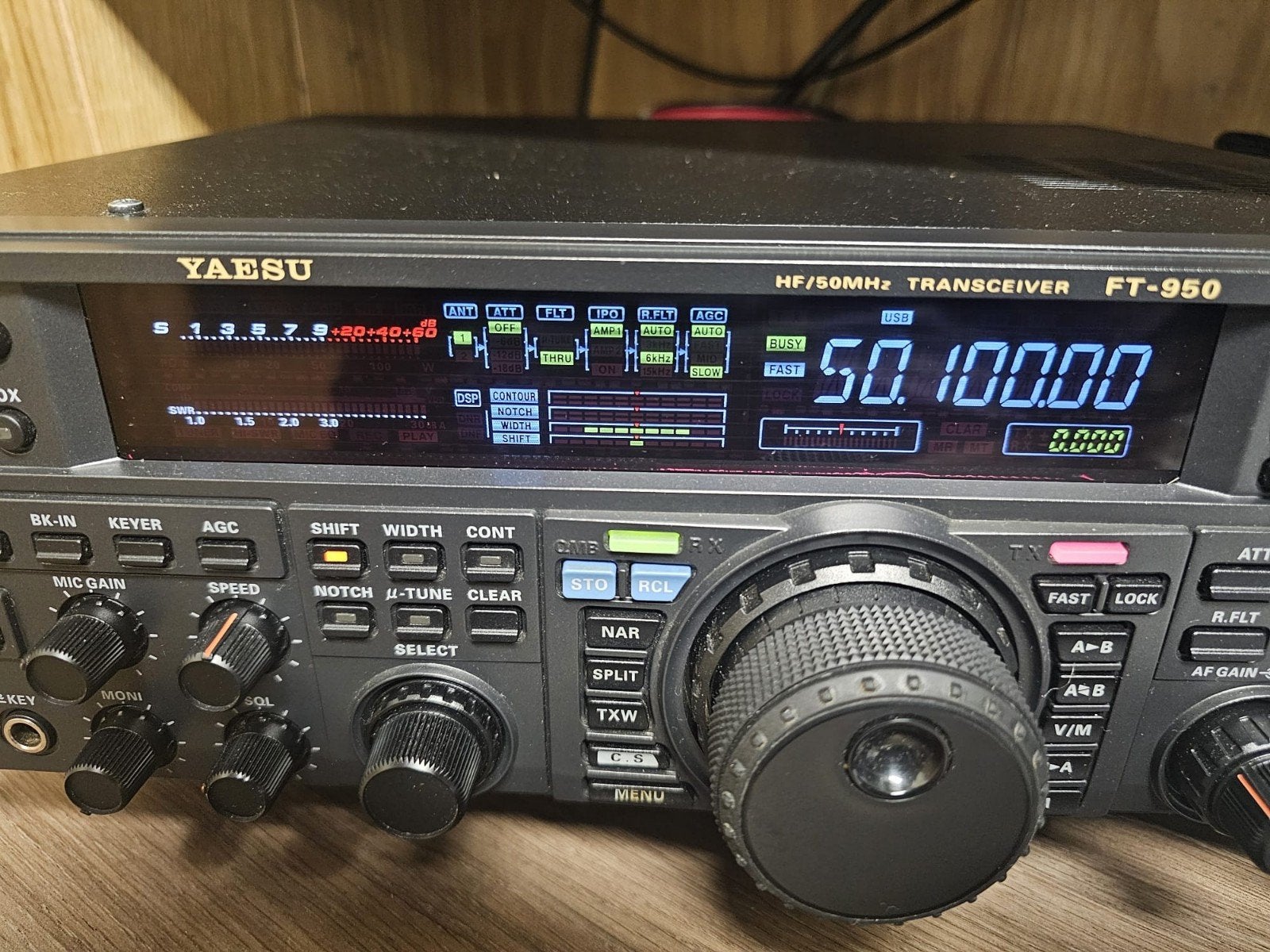 Foto 2 van Yaesu FT 950