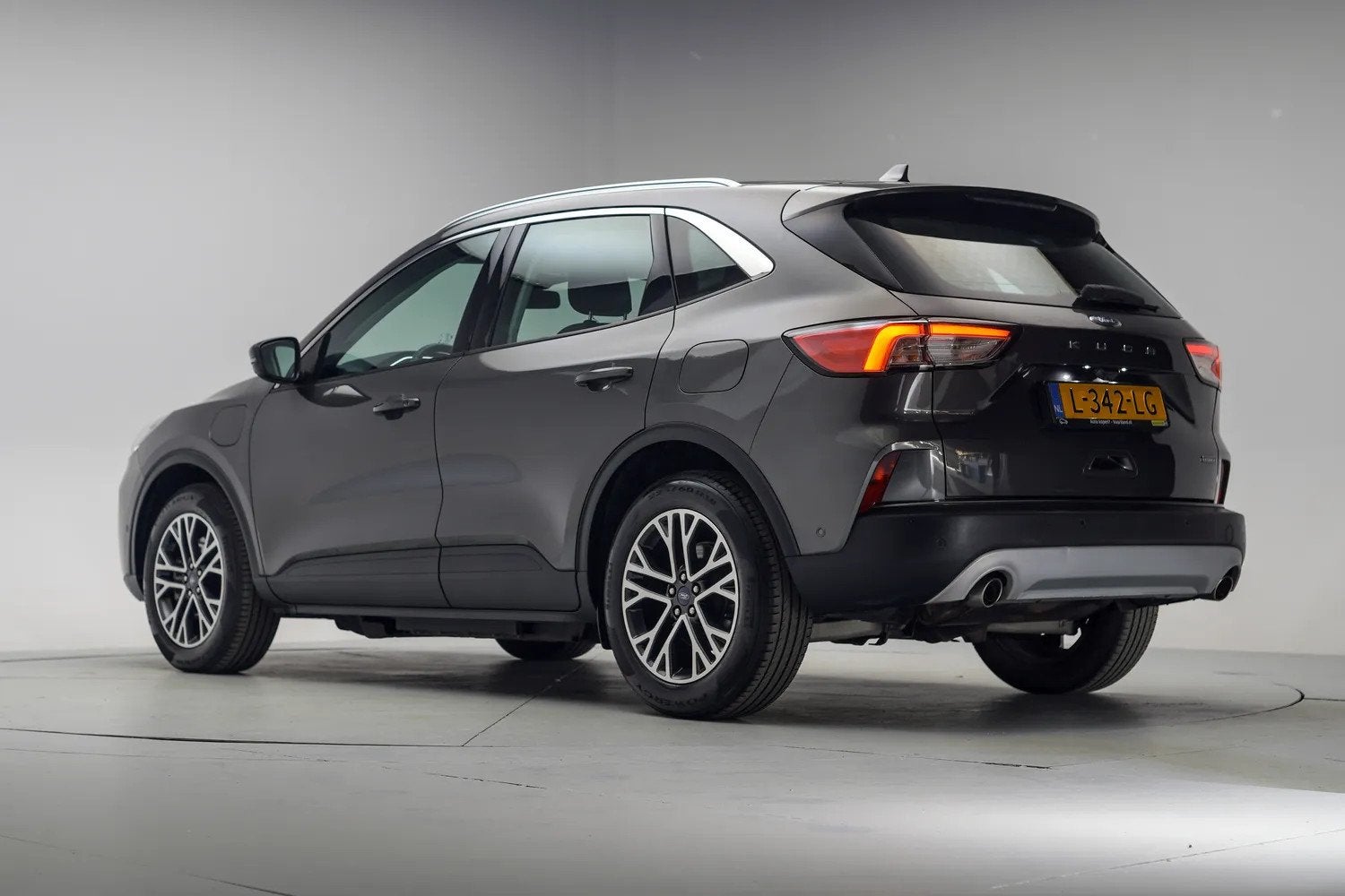 Ford Kuga 2.5 PHEV Titanium Aut. [ Adapt.cruise Winterpakket, Auto's, Automaat, 14 kWh, Gebruikt, 4 cilinders