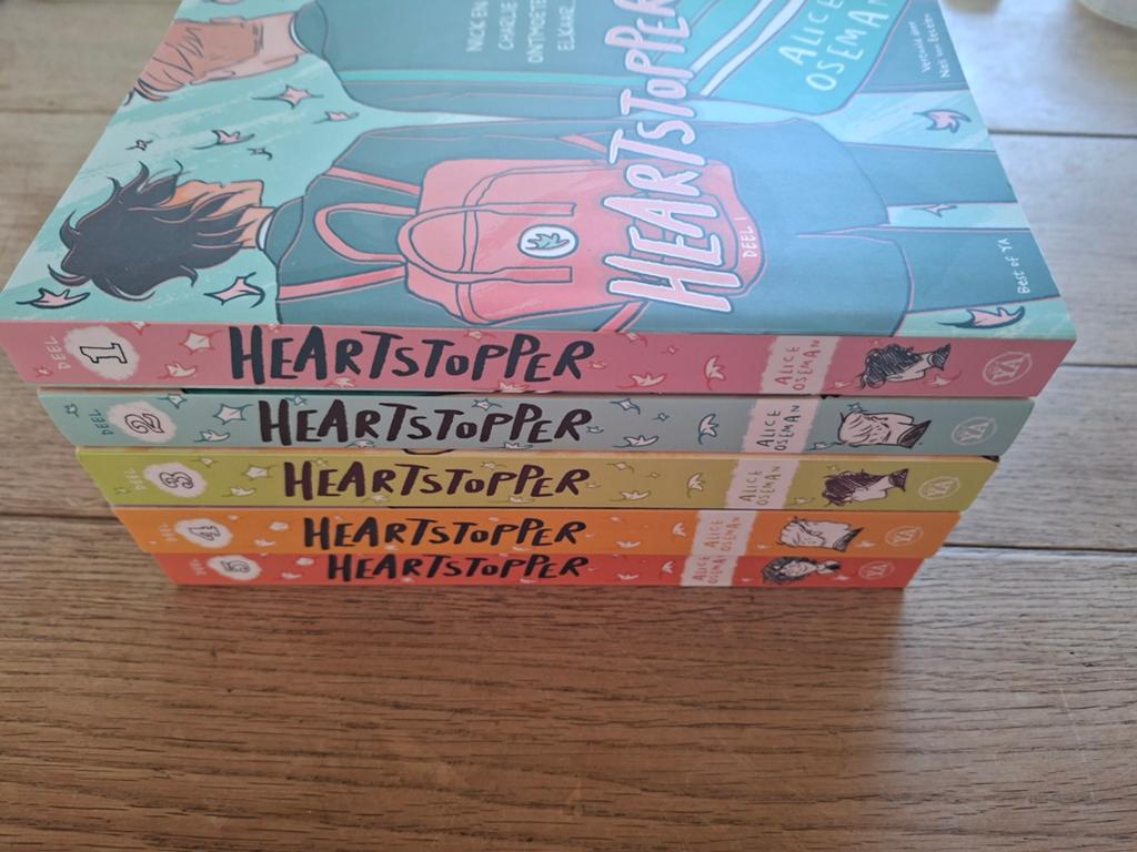 Heartstopper Complete Set - Deel 1 t/m 5 ( Nederlandstalig ), Ophalen of Verzenden, Gelezen, Alice Oseman, Fictie