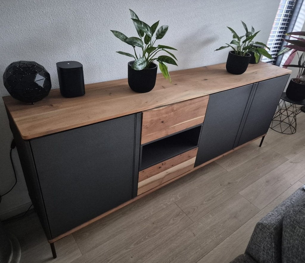 XOOON Lanai dressoir 220 cm – massief Kikarhout, Huis en Inrichting, Ophalen, Gebruikt, Modern en stoer, Met lade(s)