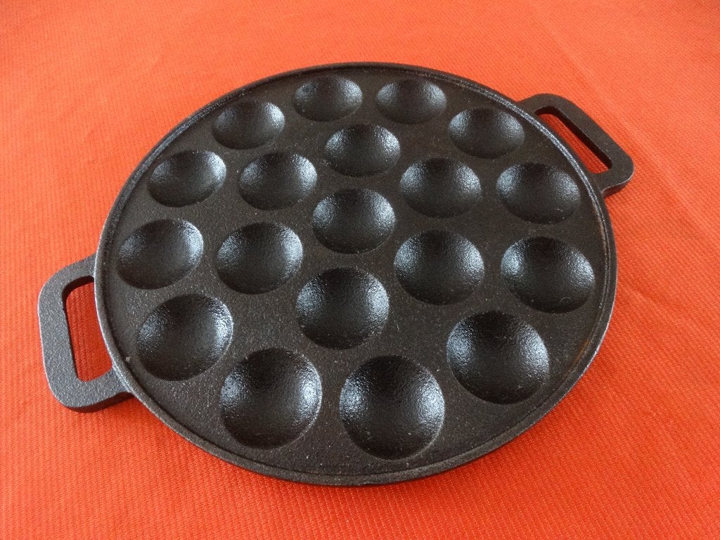 Poffertjespan gietijzer diam. 24 cm inductie, Gietijzer, Overige typen, Ophalen of Verzenden, Zo goed als nieuw