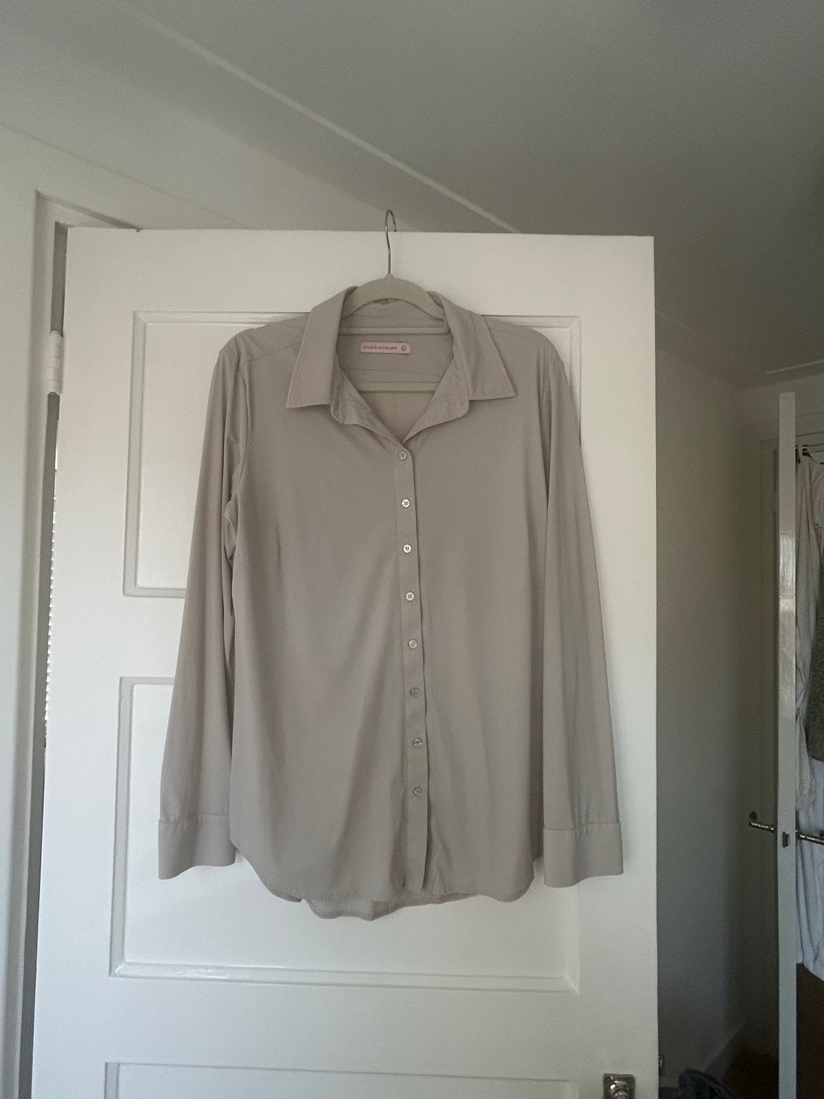 Studio Anneloes blouse Poppy grijs/kiesel maat XL travelstof, Kleding | Dames, Ophalen of Verzenden, Gedragen, Maat 46/48 (XL) of groter