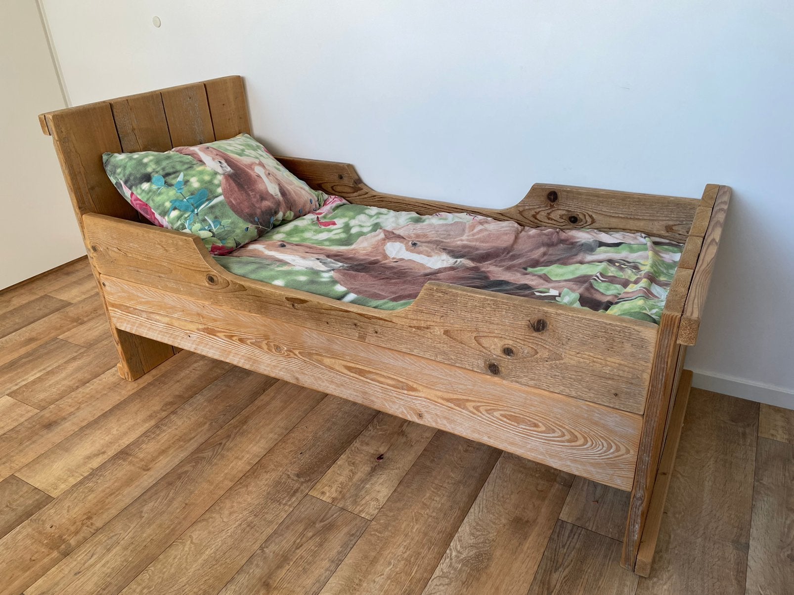 Stoer kinderbed van steigerhout, Kinderen en Baby's, Kinderkamer | Bedden, 70 tot 85 cm, 140 tot 160 cm, Zo goed als nieuw, Ophalen