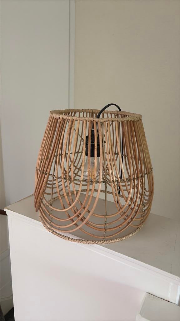 Rieten/rotan lampenkap, Huis en Inrichting, Lampen | Lampenkappen, Ophalen, Zo goed als nieuw, Rond, 25 tot 50 cm
