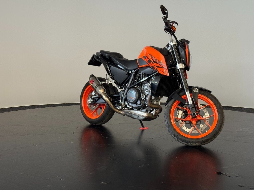 Ktm 690 Duke  ABS - Akrapovic - zeer netjes!, 693 cc, Stallhofnerstraße 3, 5230 Mattighofen, Austria, Bedrijf, KTM AG