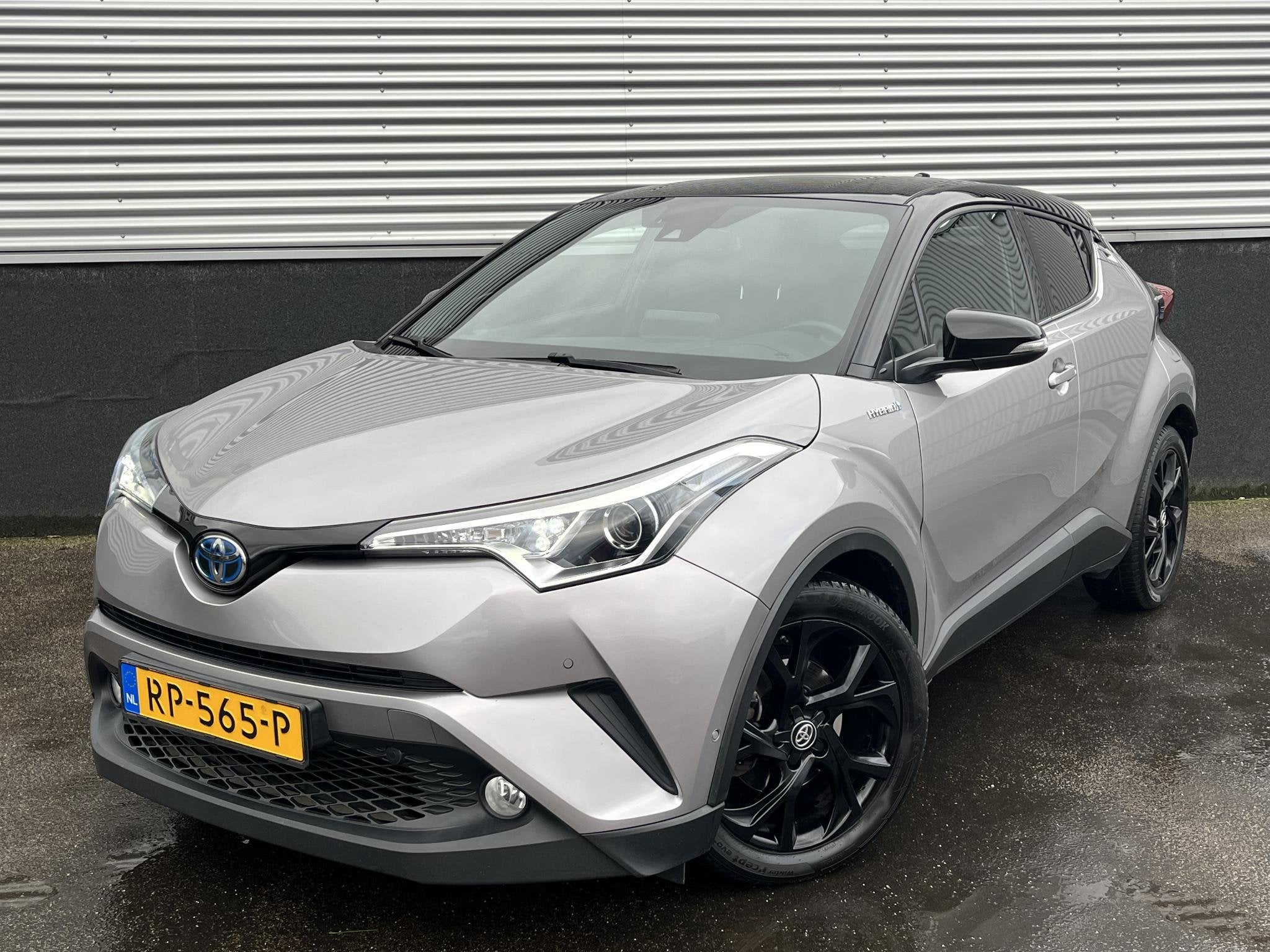 Toyota C-HR 1.8 Hybrid First Edition Automaat Zeer mooie in, Euro 6, 4 cilinders, Leder en Stof, 122 pk