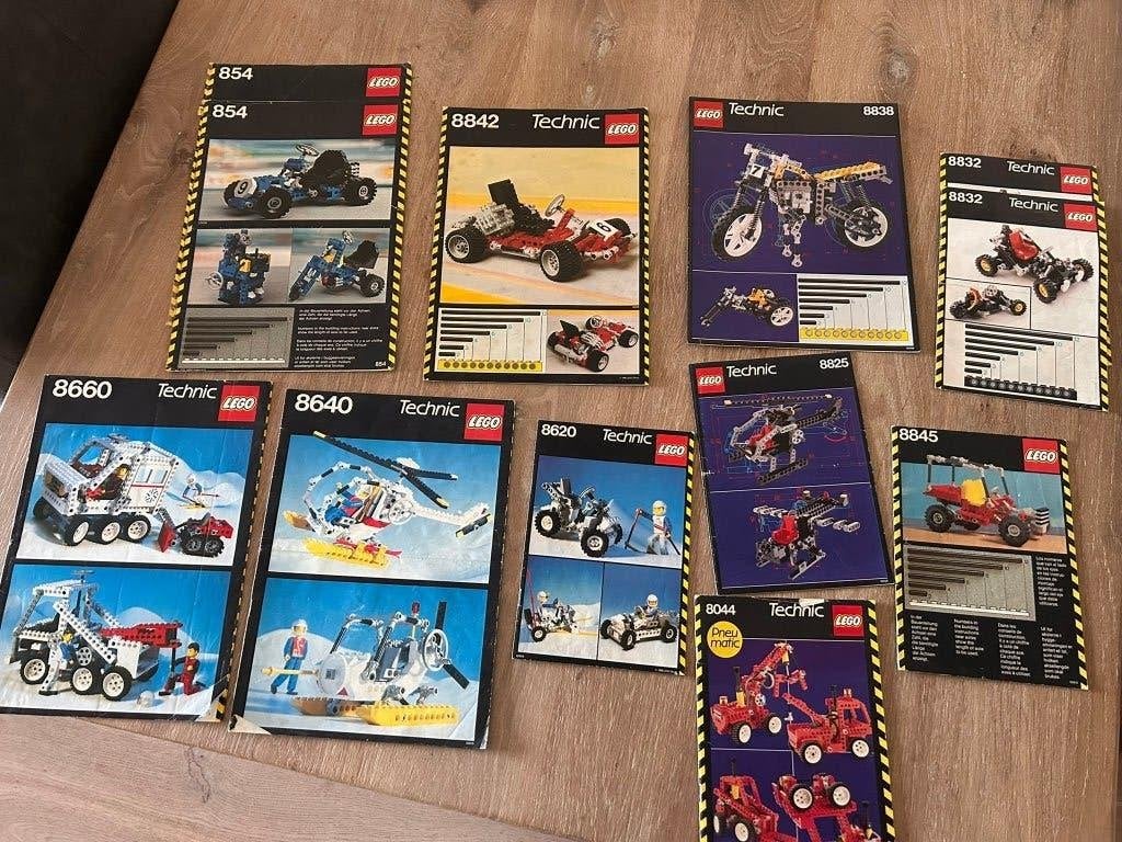 Lego technic instructies (10 sets) jaren 70 en 80, Ophalen of Verzenden, Zo goed als nieuw