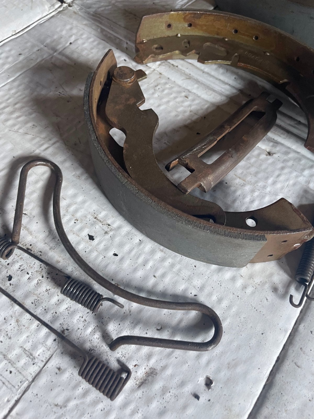 Remschoenenset achter DAF 55 inclusief veren, Ophalen of Verzenden, Nieuw, Oldtimer onderdelen