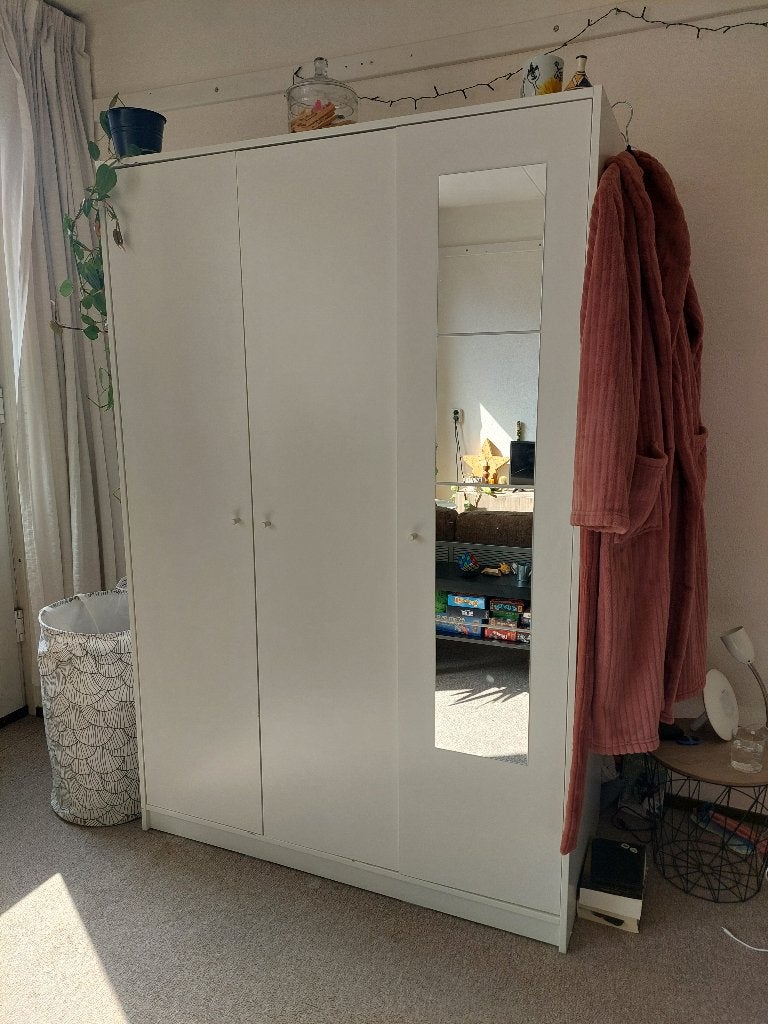 IKEA KLEPPSTAD kledingkast met plakspiegels