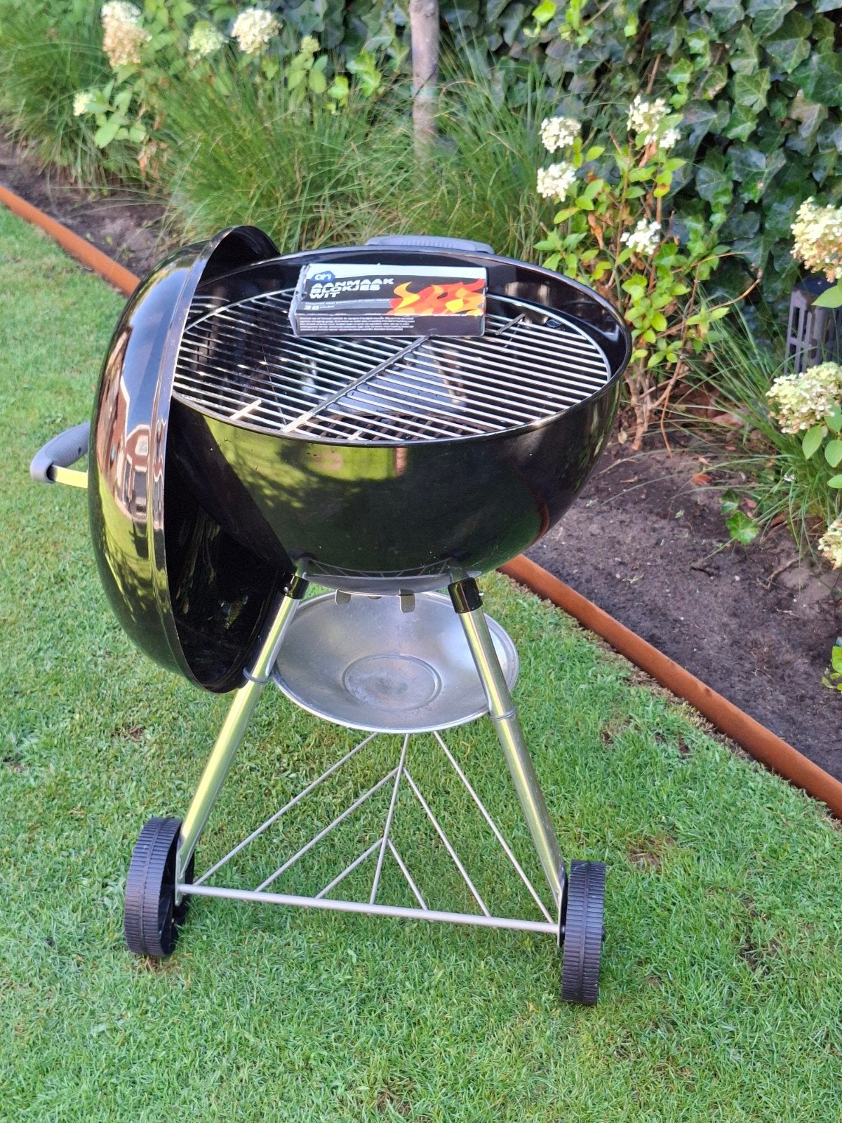 Weber Compact Kettle Houtskoolbarbecue Zwart Ø 47 cm, Tuin en Terras, Ophalen, Zo goed als nieuw, WEBER BBQ
