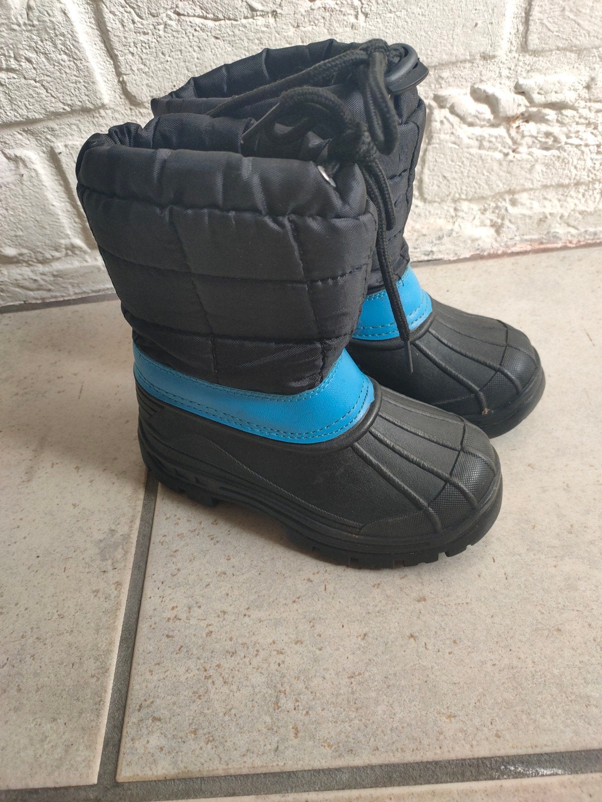Snowboots maat 25, Kinderen en Baby's, Gebruikt, Ophalen of Verzenden, Laarzen, Jongen