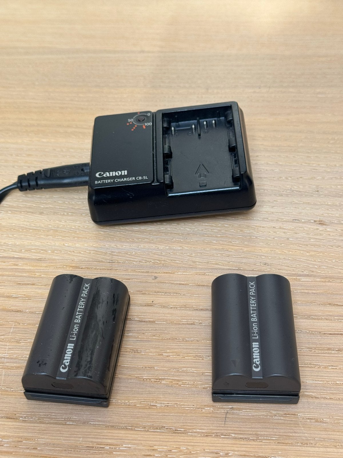 Canon CB-5L oplader met 2x BP-511 accu's en covers, Ophalen of Verzenden, Gebruikt