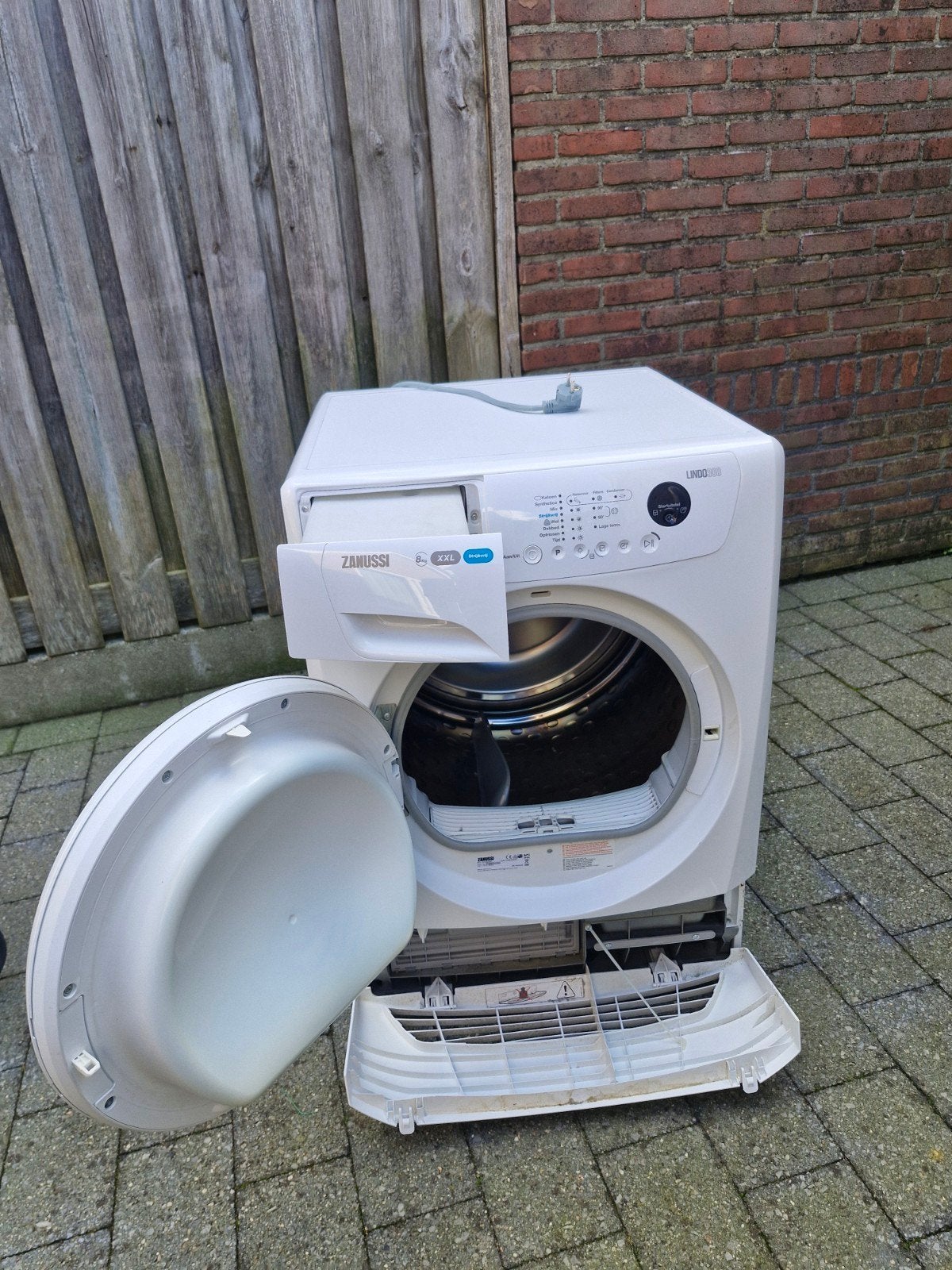 8kg xxl condensdroger zanussi, Ophalen, 8 tot 10 kg, Zo goed als nieuw, 85 tot 90 cm