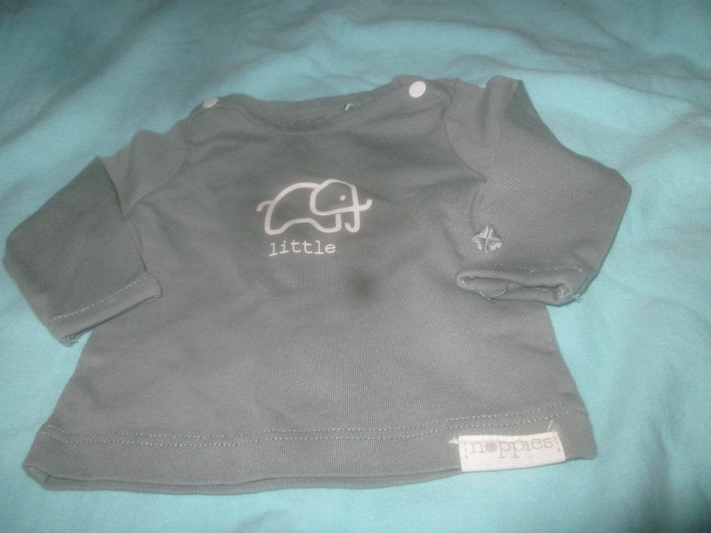 Nw grijsblauw/wit shirtje olifantje tekst little Noppies 44, Kinderen en Baby's, Nieuw, Ophalen of Verzenden, Jongetje, Noppies