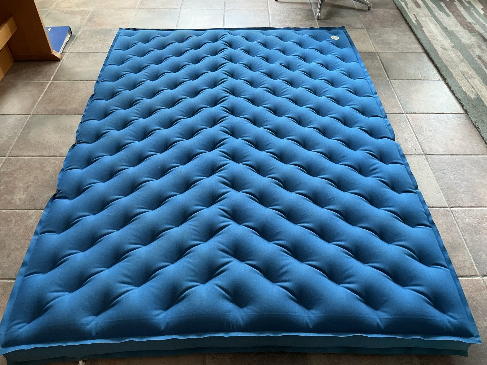 2-persoons luchtbed met pomp - 130x190 cm, Caravans en Kamperen, Luchtbedden, Ophalen, Gebruikt, 2-persoons