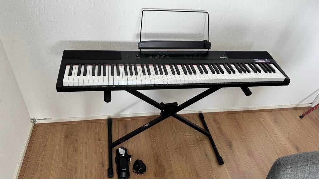 Digitale Piano 88 semi-gewogen toetsen met standaard en peda, Muziek en Instrumenten, Piano's, Ophalen, Zwart, Digitaal, Zo goed als nieuw