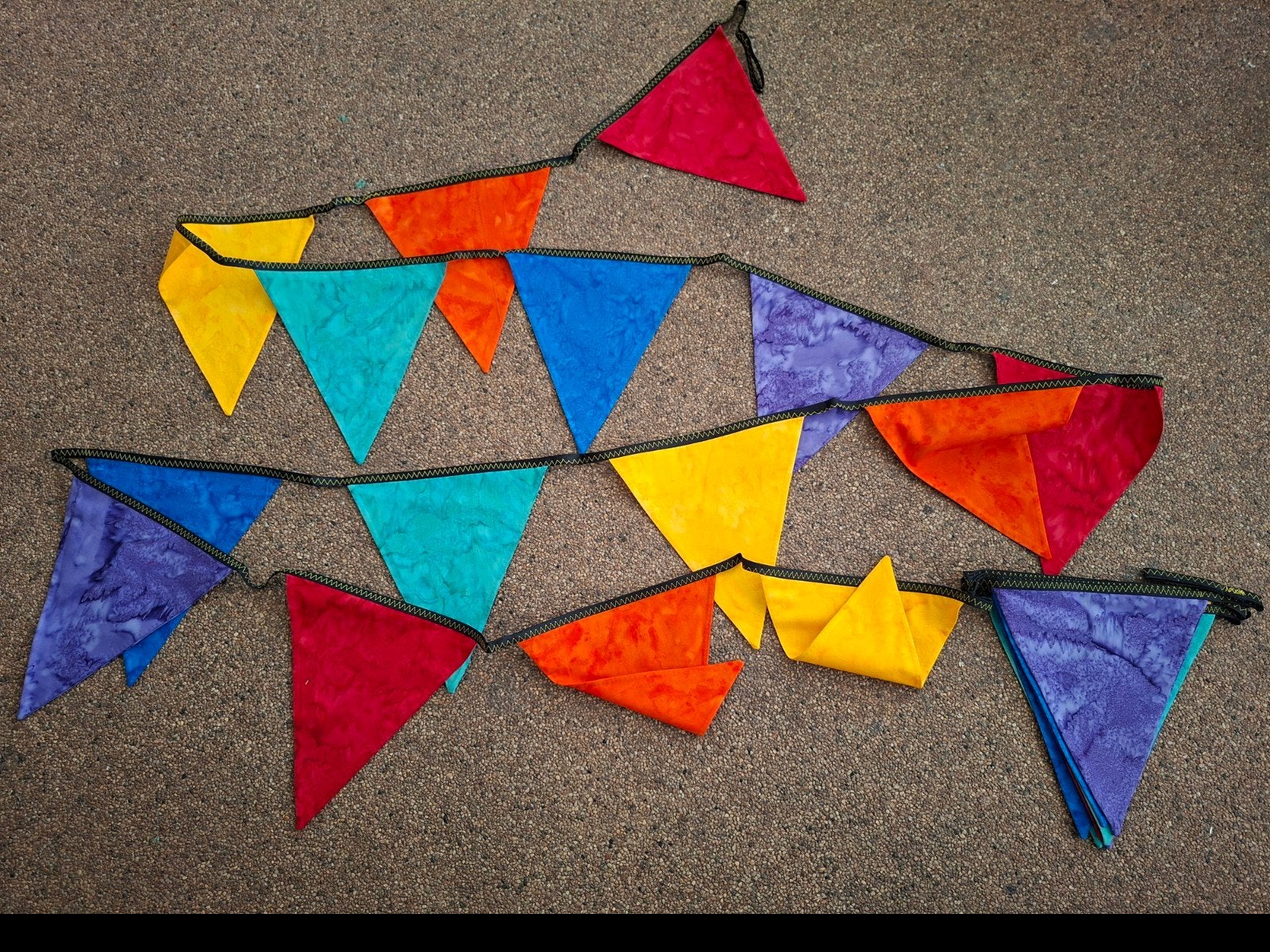 Stoffenvlaggenlijn - 620 cm - quiltstoffen regenboog kleuren, Diversen, Ophalen of Verzenden, Nieuw