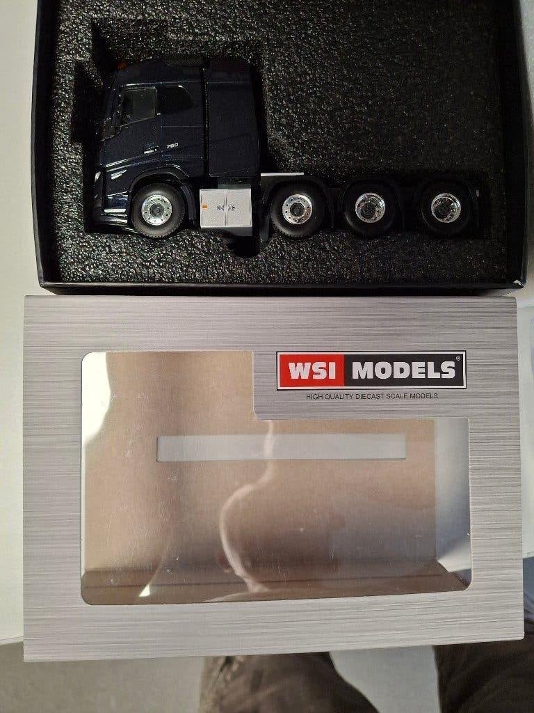 WSI VOLVO FH5 8x4 + MAN TGX XXL, Hobby en Vrije tijd, Modelauto's | 1:50, Ophalen of Verzenden, Nieuw, Bus of Vrachtwagen, Wsi