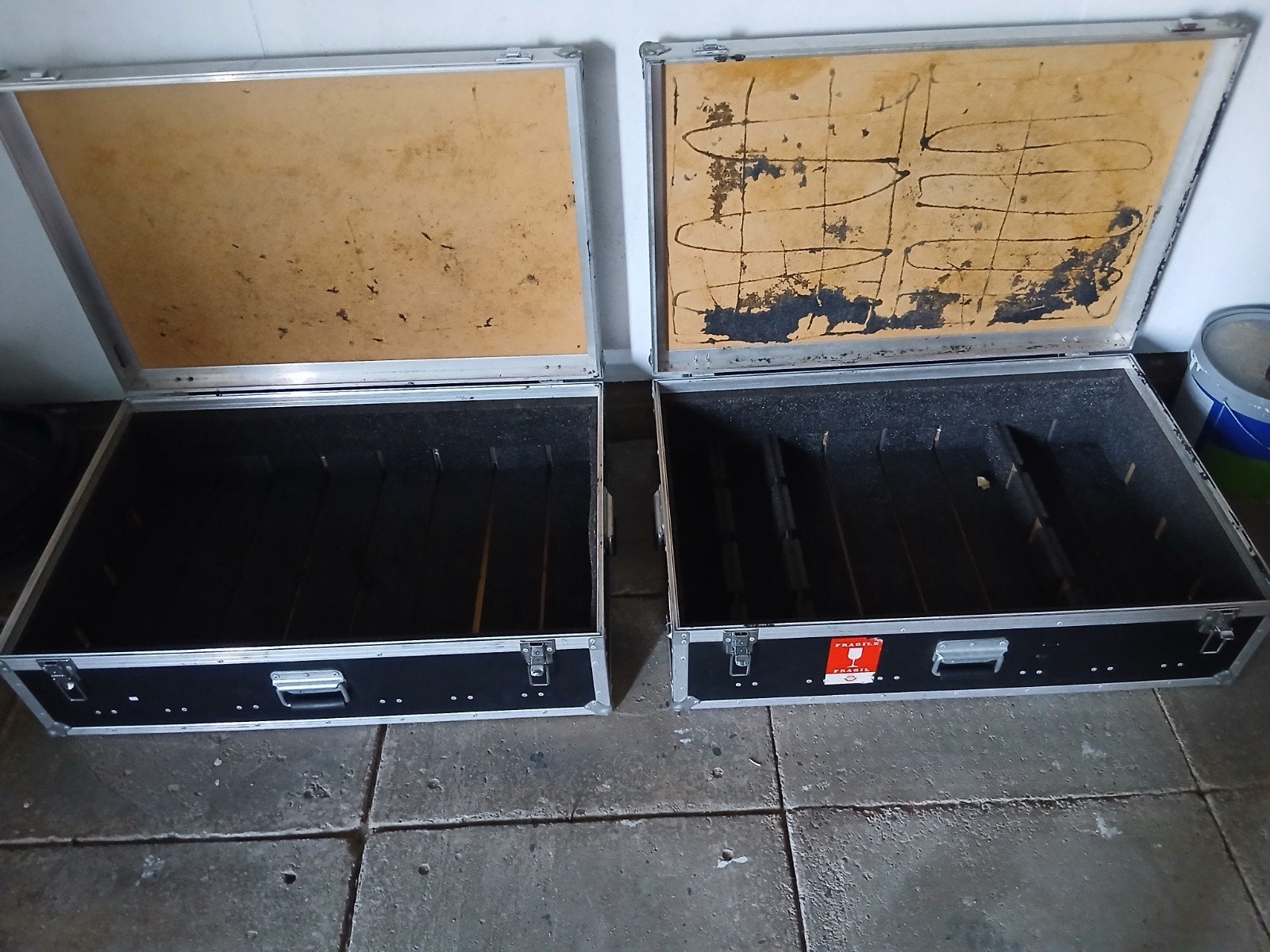 2x kisten 86x57x26.5 maten

Weg is weg, Ophalen, Overige instrumenten