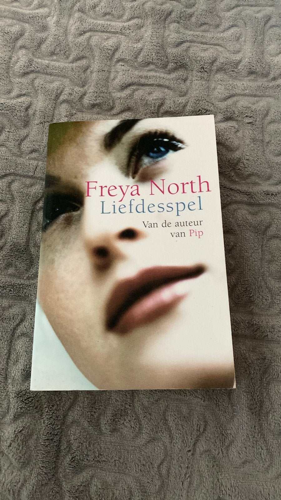 Liefdesspel - Freya North (roman), Ophalen of Verzenden, Gelezen, Europa overig