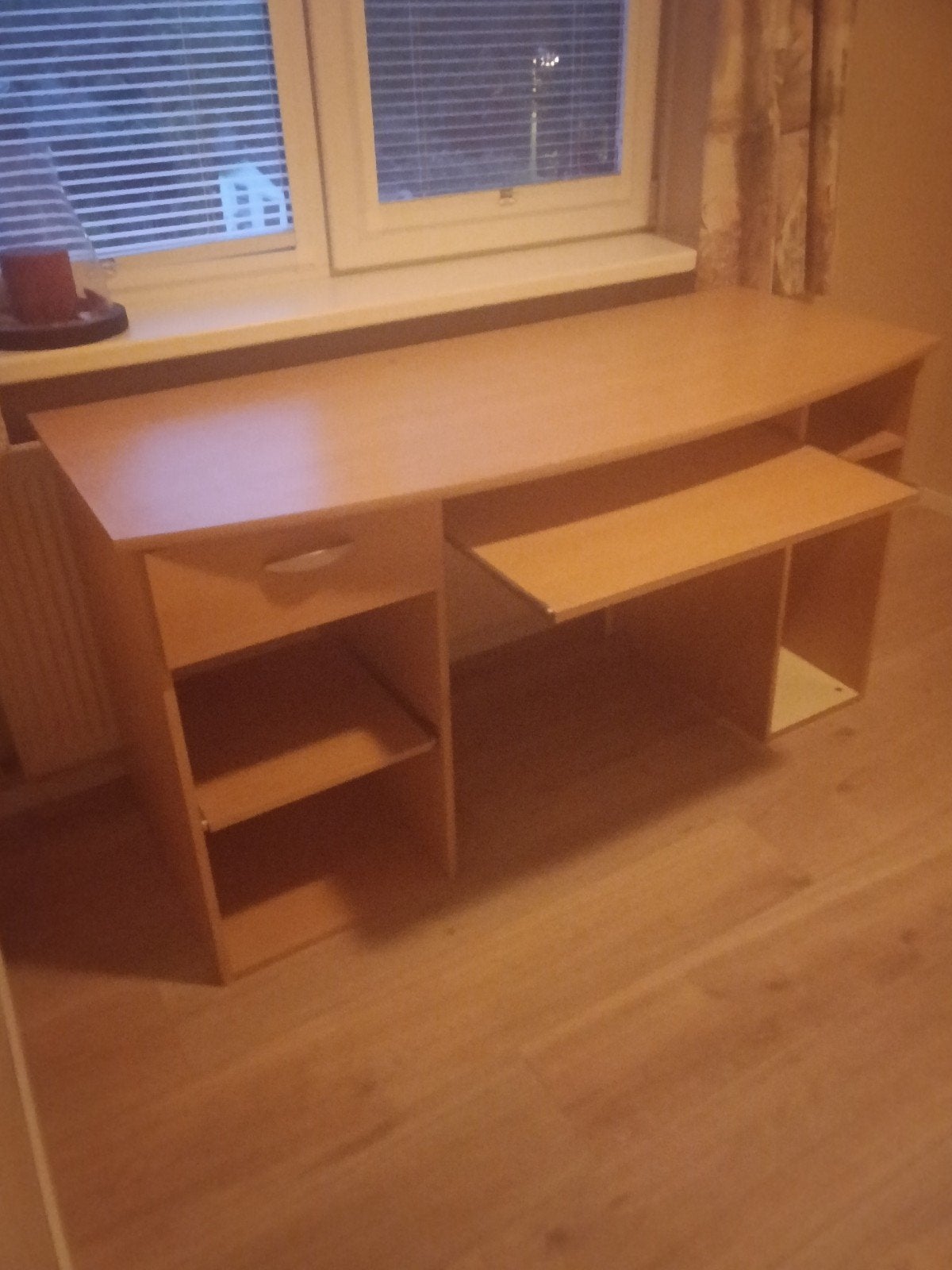 Keurig bureau, Huis en Inrichting, Ophalen, Zo goed als nieuw