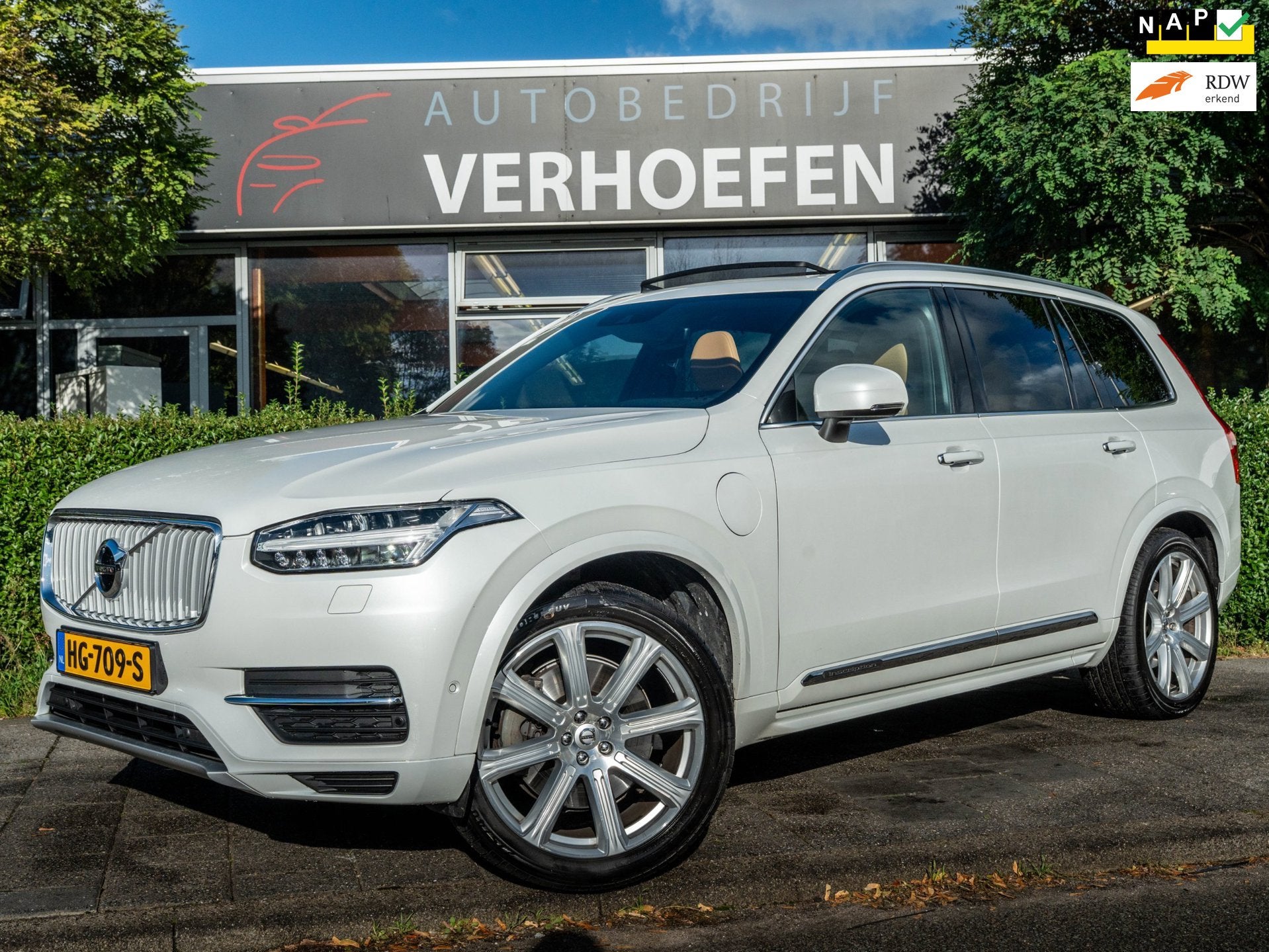 Volvo XC90 2.0 T8 Twin Engine AWD INSCRIPTION - 7 PERS - PAN, Dealer onderhouden, Gebruikt, 7 stoelen, Wit