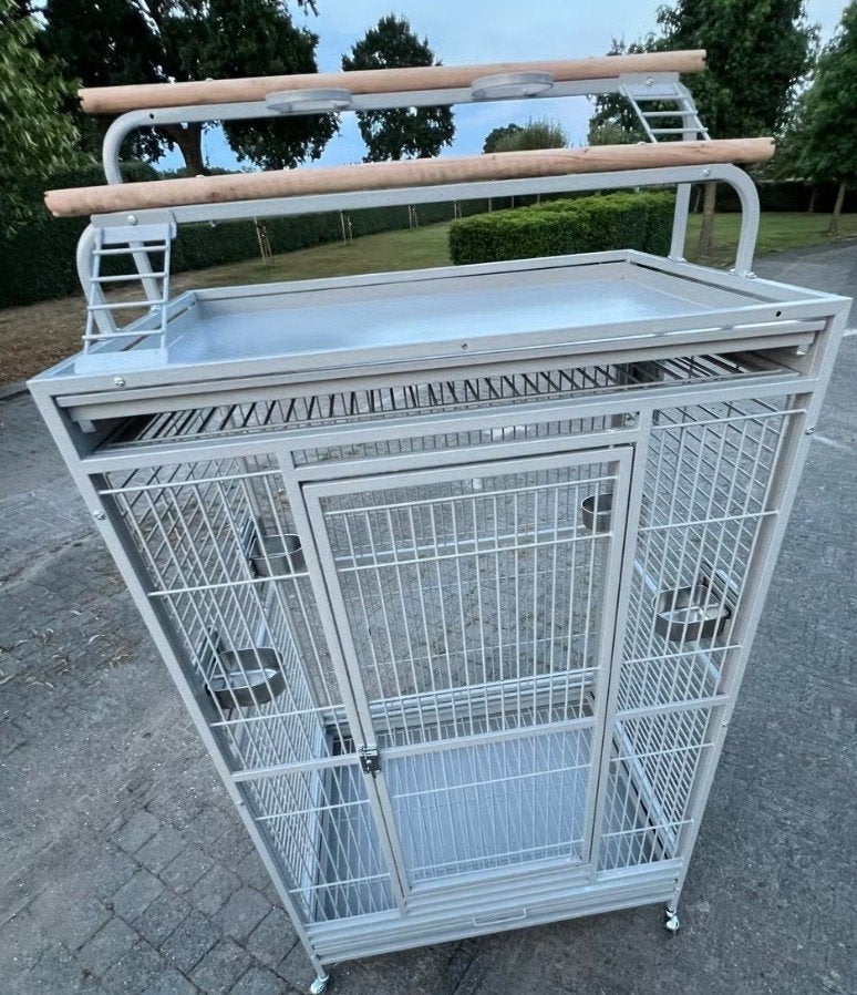 mooie kooi, Dieren en Toebehoren, Vogels | Hokken en Kooien, Ophalen of Verzenden, Zo goed als nieuw, Hout, Vogelkooi