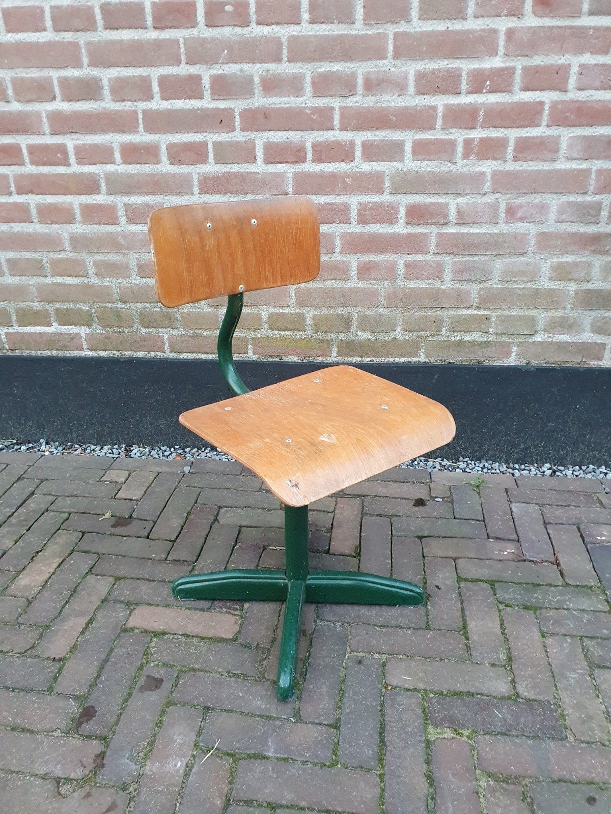 Schoolstoel, hout, groen, Ophalen, Gebruikt, IJzer