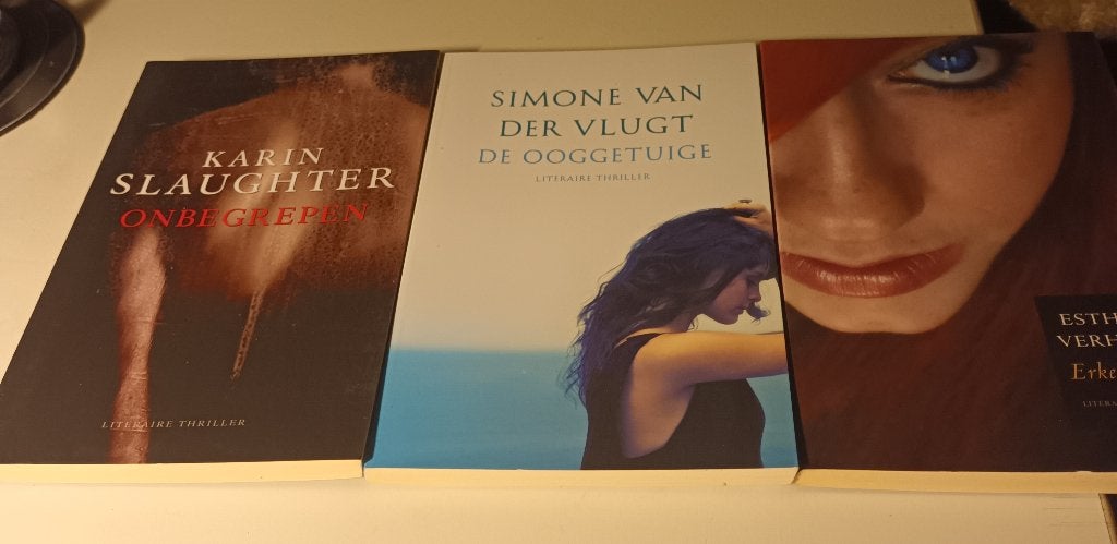 6x literaire thriller ZGAN, Ophalen of Verzenden, Zo goed als nieuw, Nederland