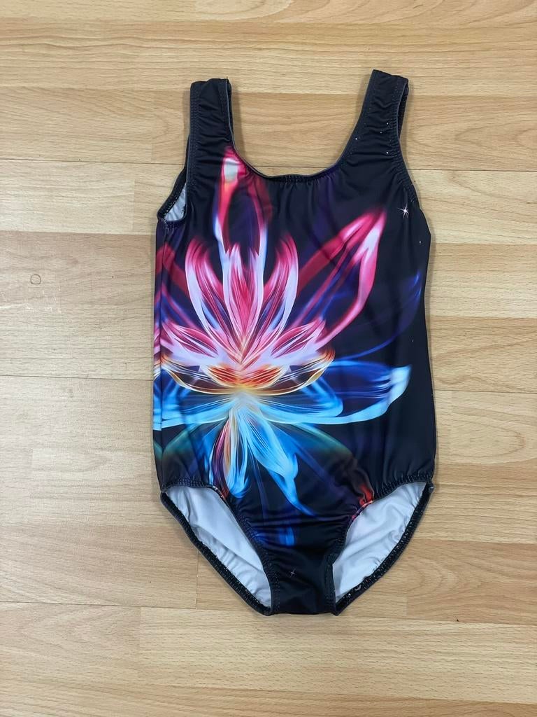 Nieuw kleurrijk turnpakje maat 98, Overige kleuren, Nieuw, Ophalen of Verzenden, Kleiner dan kindermaat 122