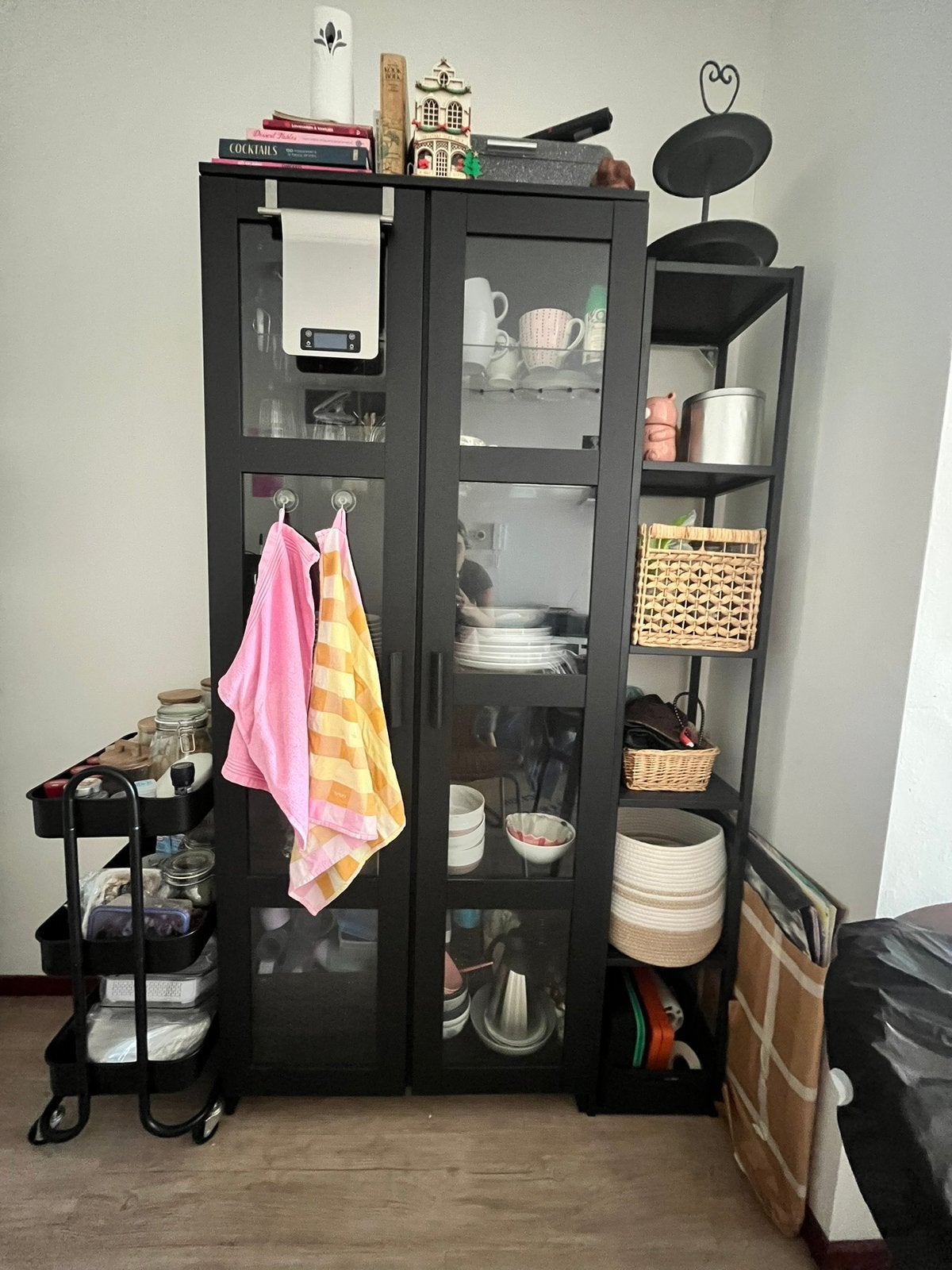 Ikea BRIMMES vitrine kast zwart, Huis en Inrichting, Ophalen, Met deur(en), 50 tot 100 cm, 150 tot 200 cm