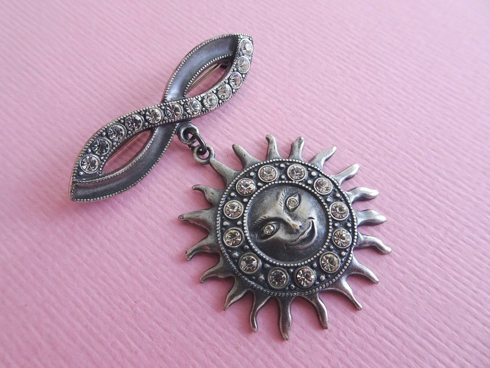jwg Vintage 80s Zon hanger broche tin zilver klr strass, Verzenden, Overige materialen, Broche