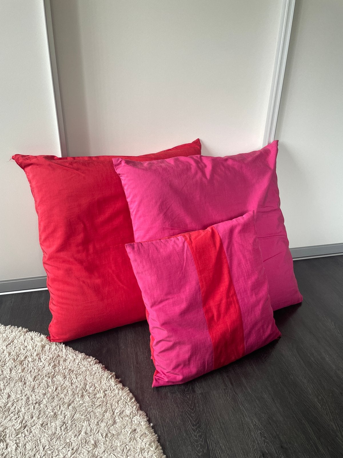 Set van 5 handgemaakte vierkante kussens in rood/roze, Ophalen, Gebruikt, Meerkleurig, Vierkant
