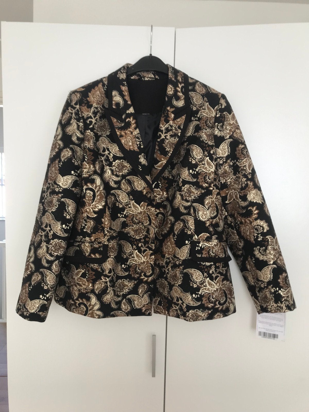 Elegant zwart-gouden jasje met paisley print, Zwart, Maat 46/48 (XL) of groter, Nieuw, Ophalen of Verzenden