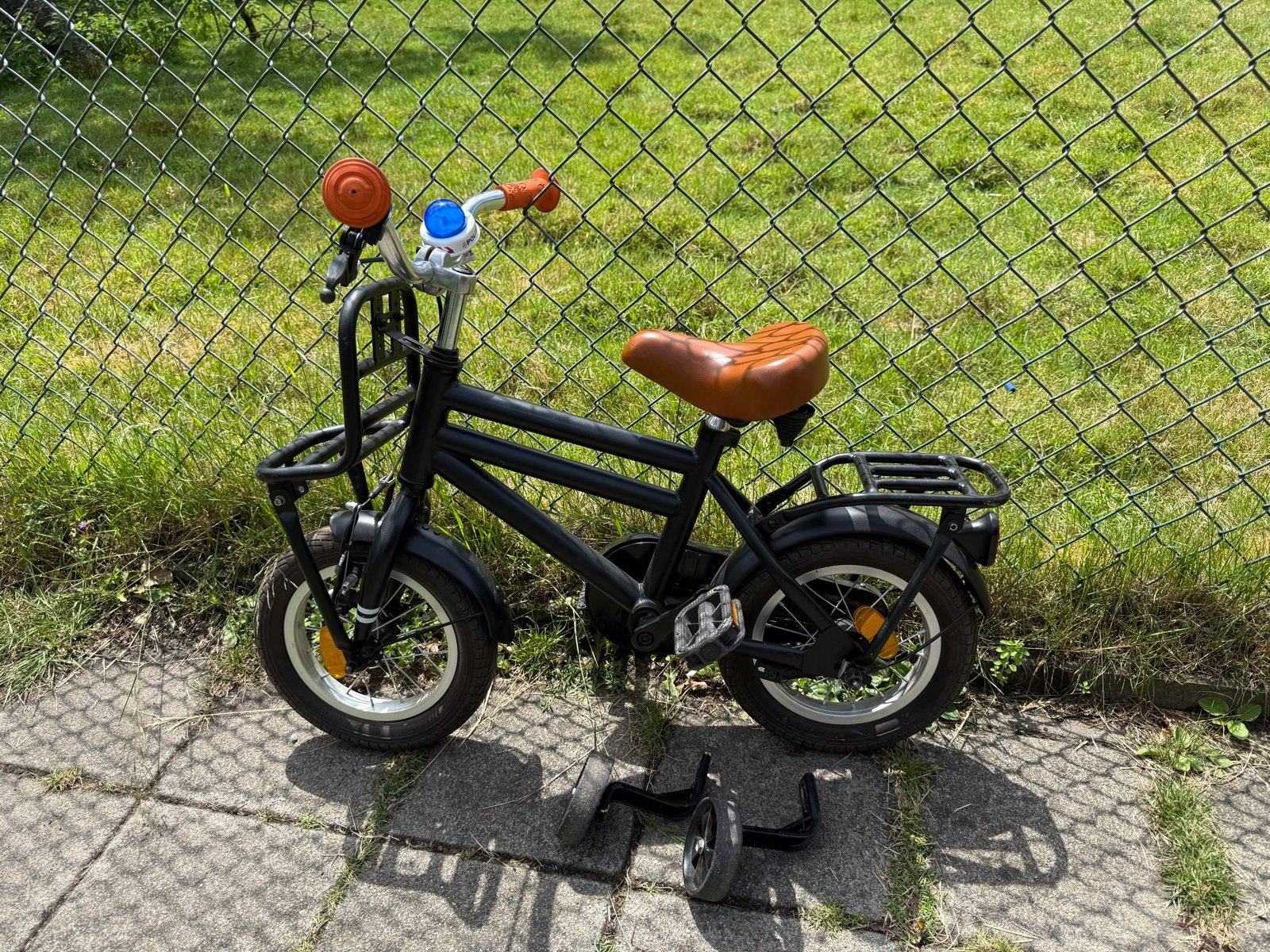 Kinderfiets 21,5 inch met zijwieltjes - Zwart, Ophalen, Terugtraprem, Zijwieltjes, Gebruikt