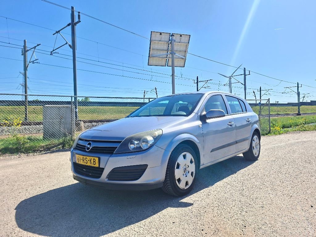 Opel Astra 1.6 16V 77KW 5D Automaat 2005 Grijs LOOP of SLOOP, Stof, 40 €/maand, 4 cilinders, Origineel Nederlands