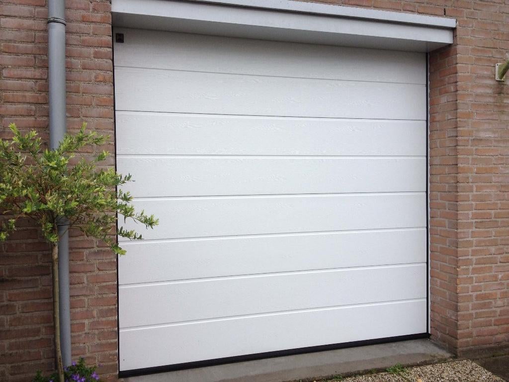 Garagedeur sectionaal UITVERKOOP!!!, Doe-het-zelf en Verbouw, Deuren en Horren, Ophalen, Kunststof, 120 cm of meer, 215 cm of meer