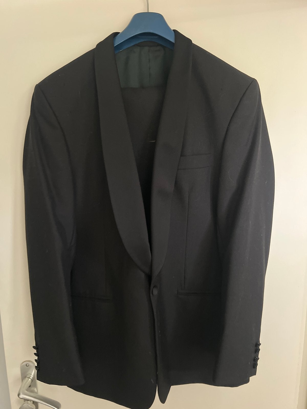 Zwart smoking - perfect voor formele gelegenheden, Kleding | Heren, Kostuums en Colberts, Ophalen, Zo goed als nieuw, Overige maten