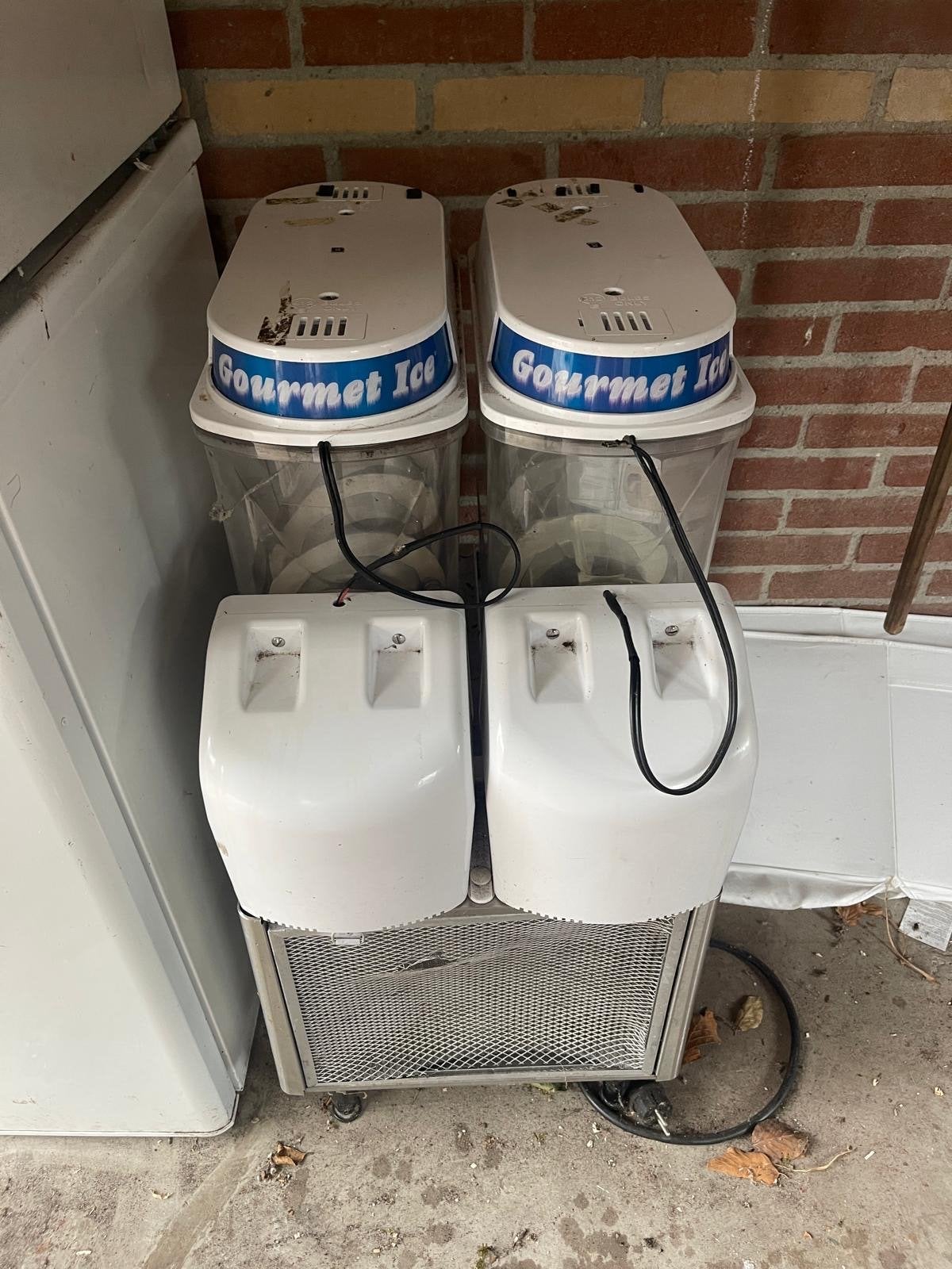 Gourmet Slushpuppy Machine - 2 x 15 Liter, Ophalen, Gebruikt, Zelfvriezend