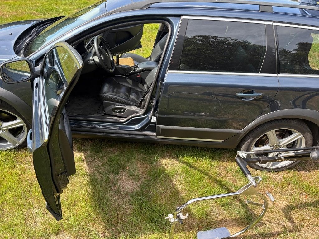 Volvo XC70 D '08–Aangepaste auto met robot en handbediening, Automaat, Euro 5, 197 €/maand, Blauw