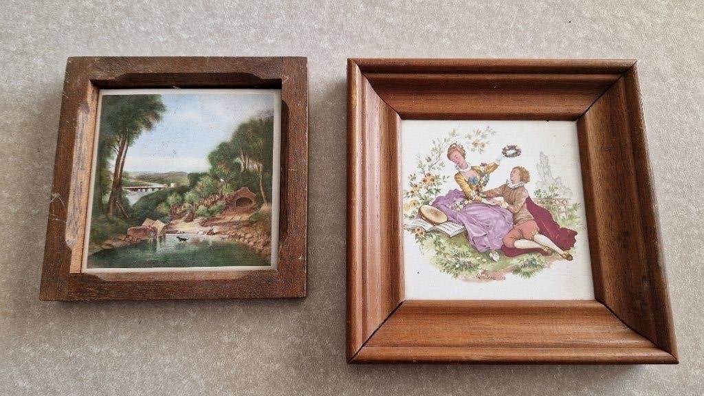 2 oude tegeltjes in oude lijsten, Ophalen of Verzenden