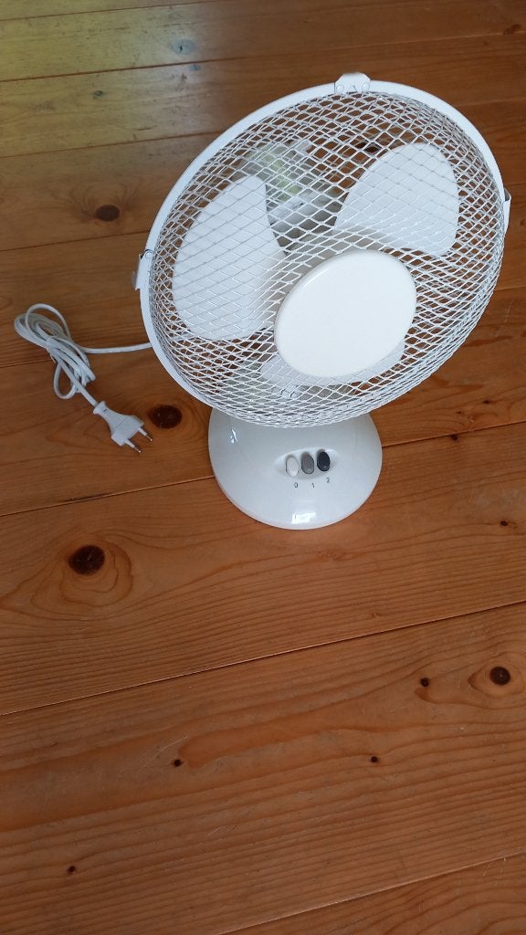 NIEUWE Stille ventilator. Kan oscilleren. Nu vr 50% gratis !, Ophalen of Verzenden, Nieuw, Tafelventilator
