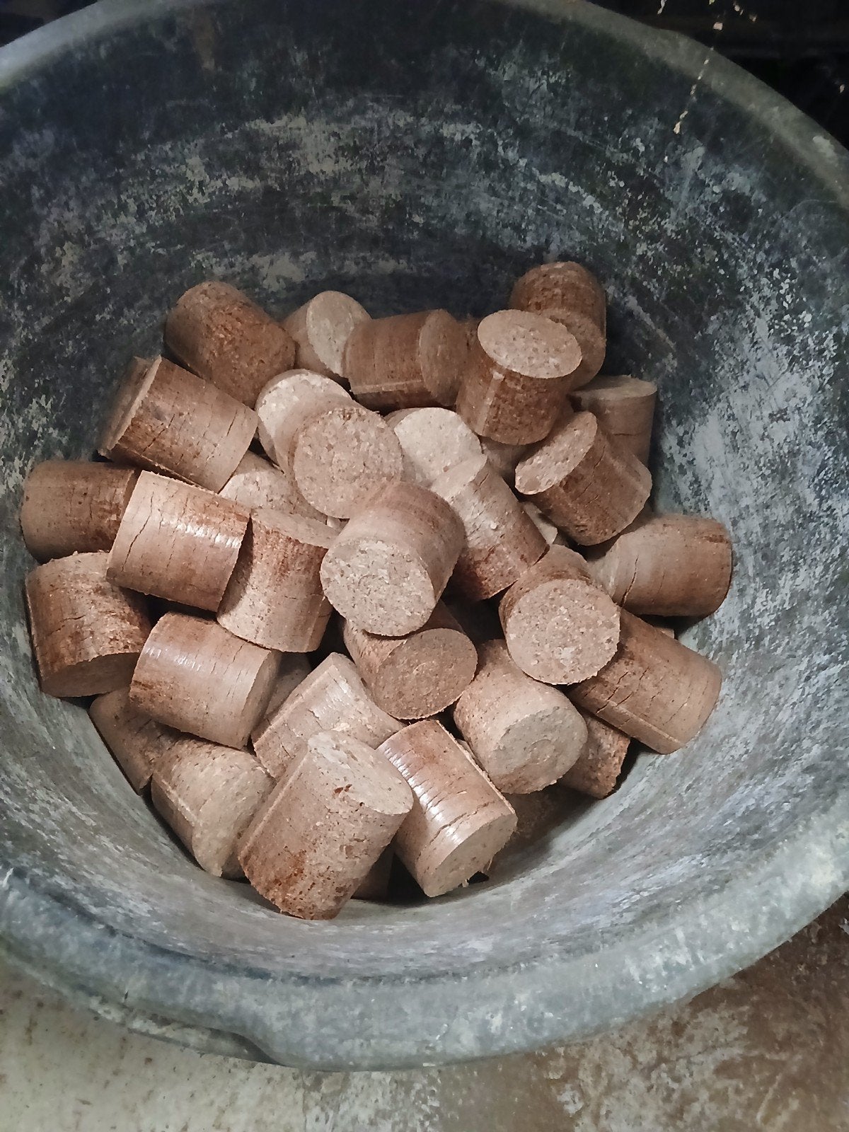 Hard geperste briketten te koop, Minder dan 3 m³, Ophalen of Verzenden, Overige houtsoorten, Blokken