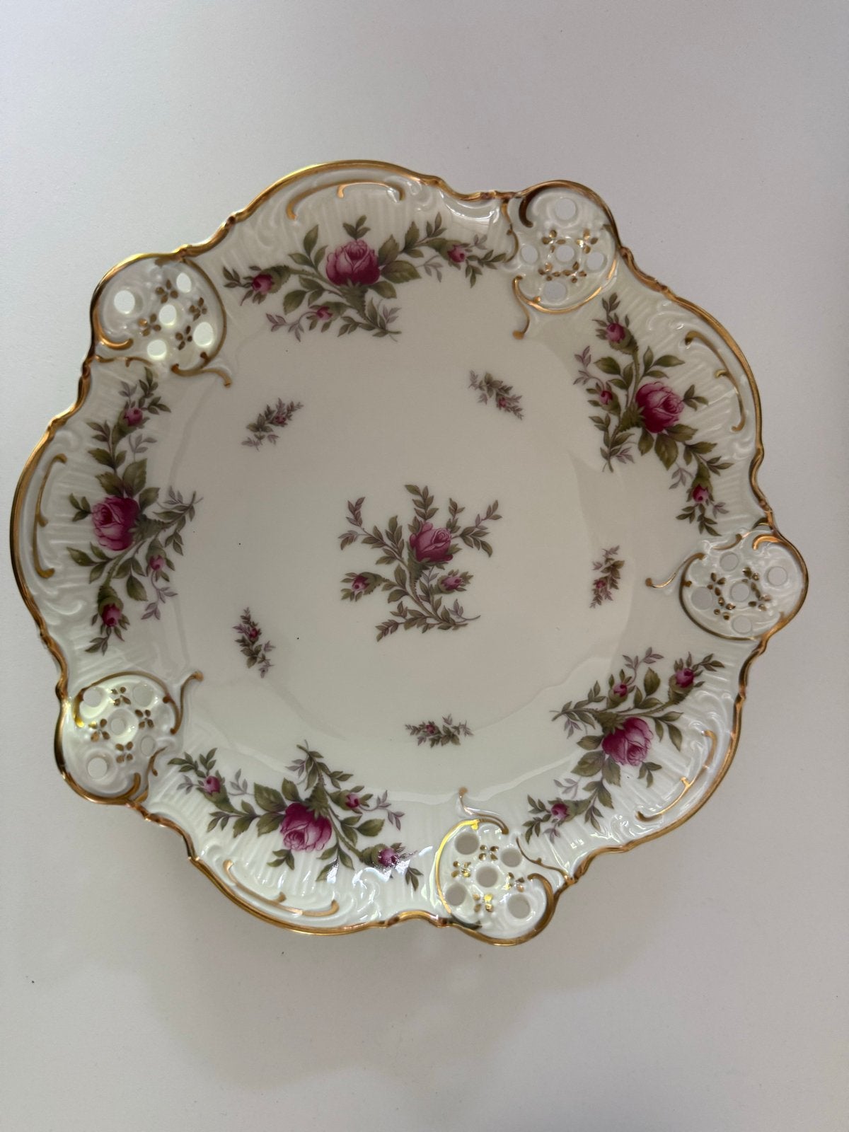Rosenthal Moliere Schaal met Rozen en Gouden Rand, Ophalen of Verzenden