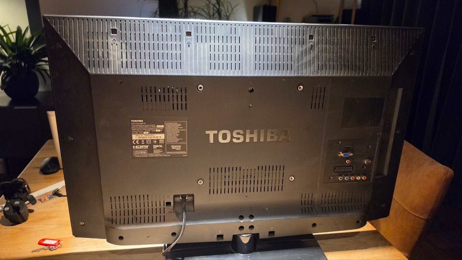 Toshiba 32 inch tv met HDMI, SCART en VGA, Ophalen, 50 Hz, LCD, 80 tot 100 cm