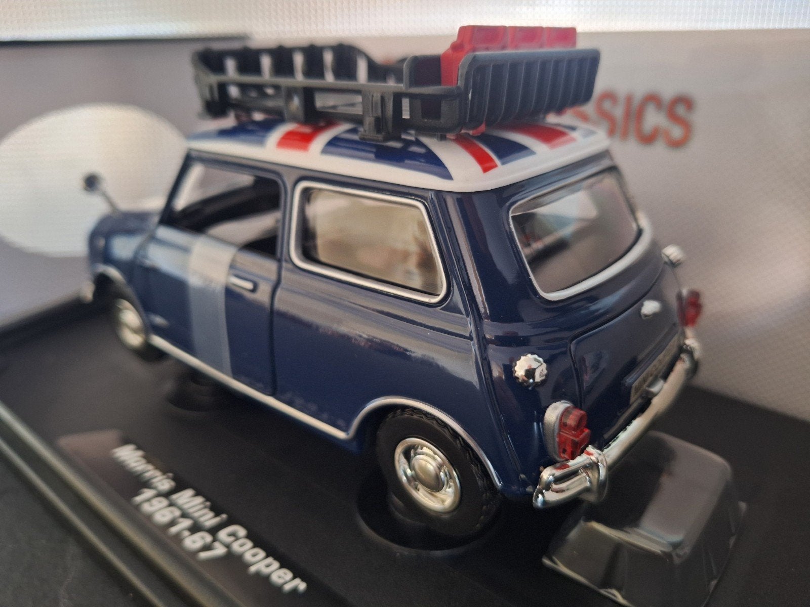 Mini Cooper with Roof Rack Schaal 1:18, Hobby en Vrije tijd, Modelauto's | 1:18, Nieuw, Ophalen of Verzenden, Motormax, Motormax