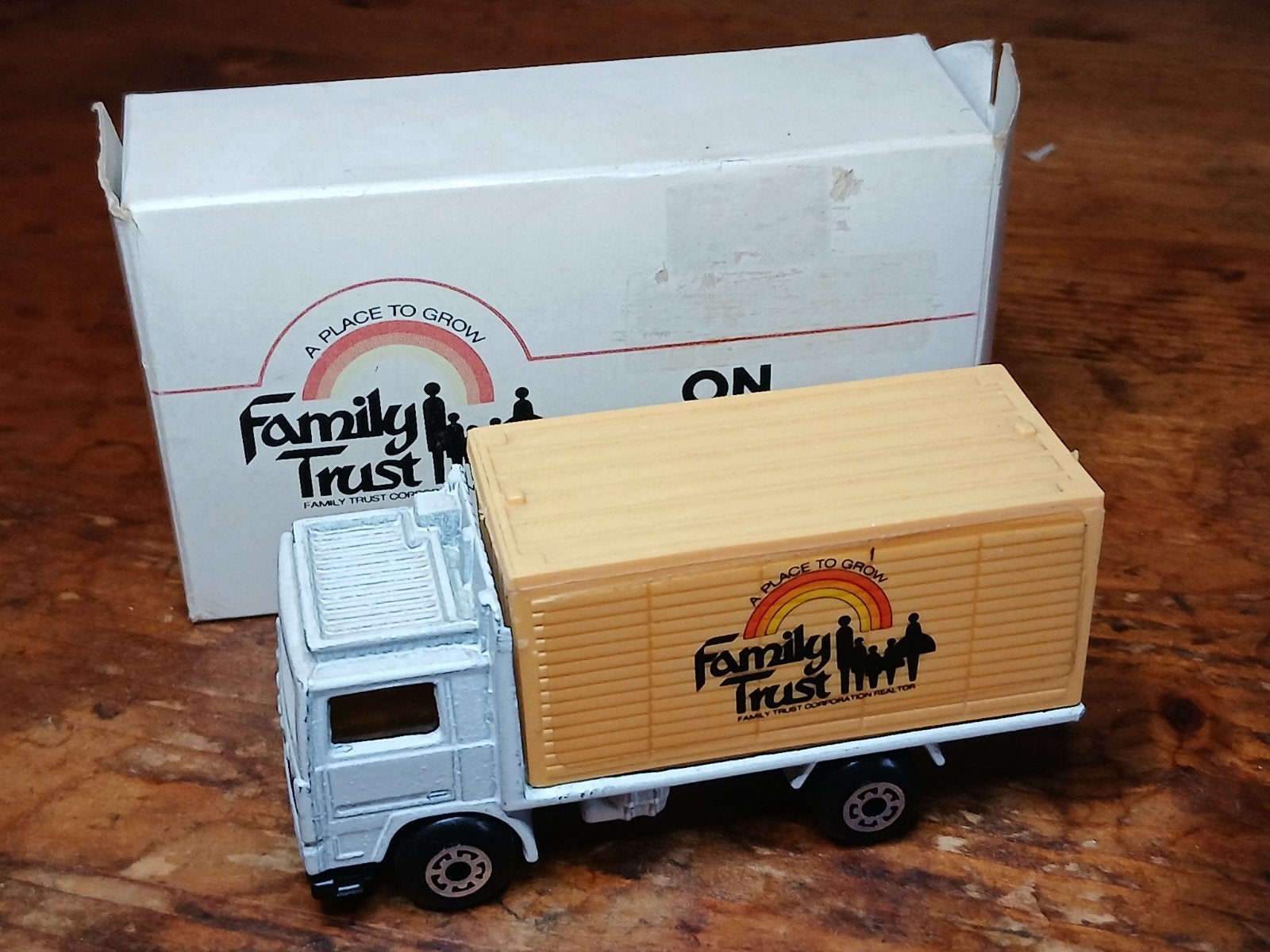 Matchbox volvo truck family trust, Overige merken, Gebruikt, 1:50 of kleiner, Ophalen of Verzenden